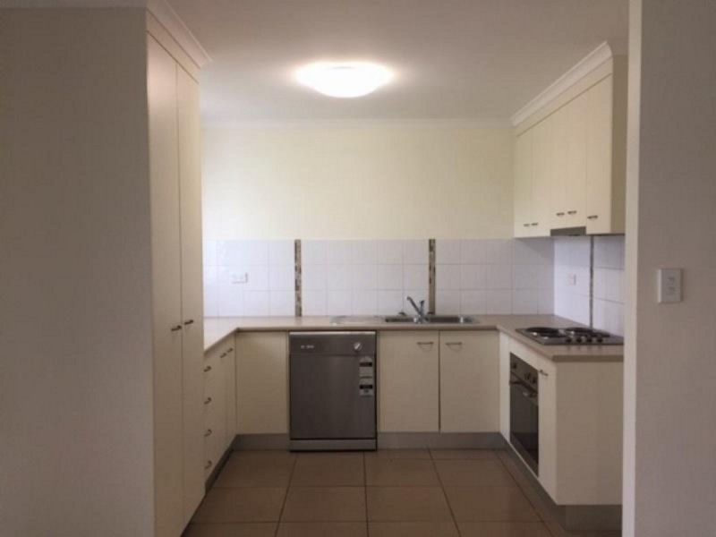 8 Corella Drive, Gracemere QLD 4702